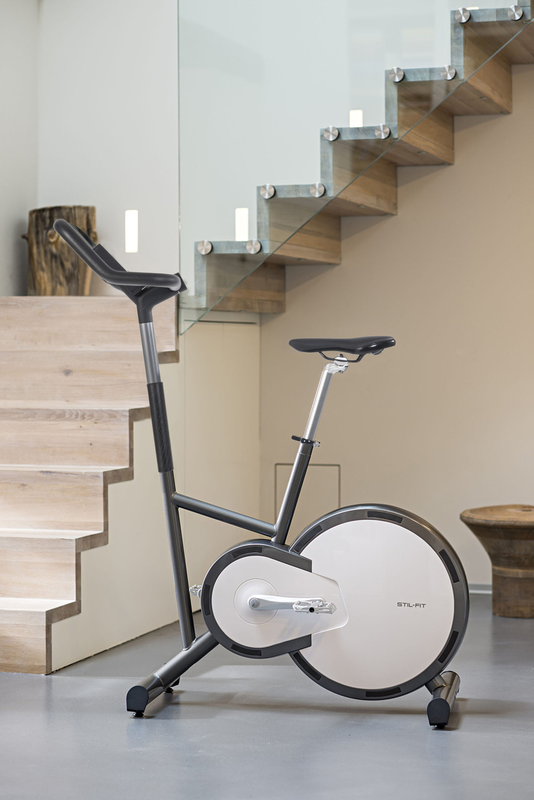 STIL-FIT Ergometer PURE in eleganter Wohnung